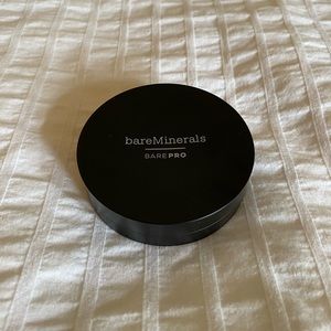 Bare minerals powder foundation in Cashmere 06